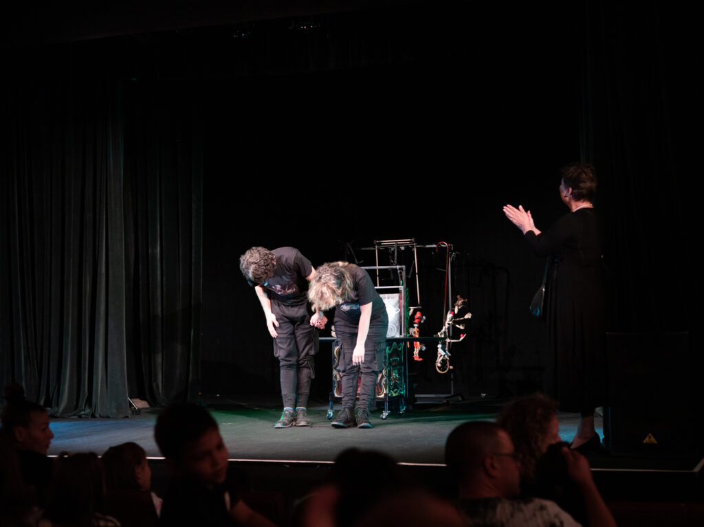 Докато във фоайето на театъра тече усилен ремонт, екипът ни ще изнесе представления в няколко града в цялата страна. През месец юли сме на турне...